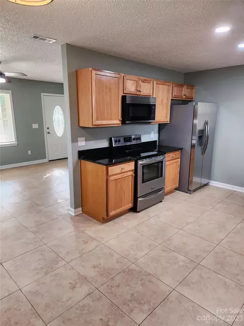 305 E Morrow Ave, Monroe, NC 28112 photo 2