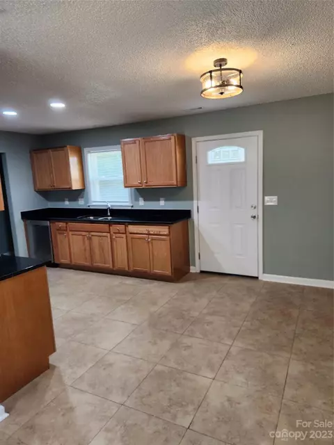 305 E Morrow Ave, Monroe, NC 28112 photo 5
