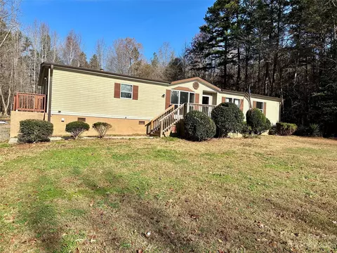1029 S Crump Cir, Woodleaf, NC 27054