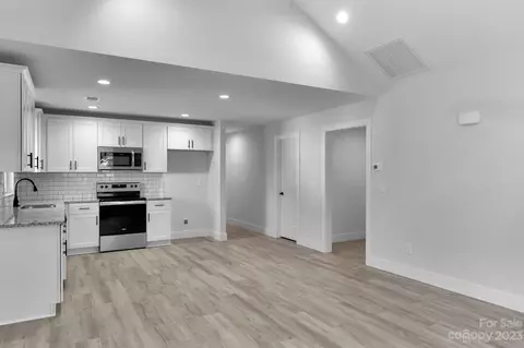 210 N 10th Ave, Maiden, NC 28650 photo 8