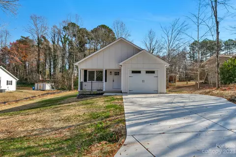 210 N 10th Ave, Maiden, NC 28650