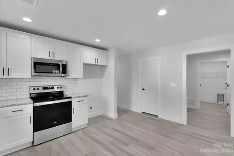 210 N 10th Ave, Maiden, NC 28650 photo 14