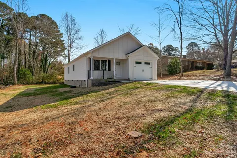 210 N 10th Ave, Maiden, NC 28650 photo 2