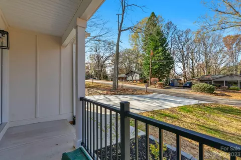210 N 10th Ave, Maiden, NC 28650 photo 5