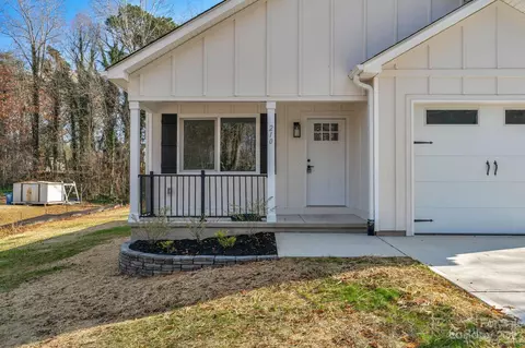 210 N 10th Ave, Maiden, NC 28650 photo 4