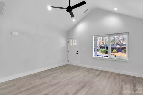 210 N 10th Ave, Maiden, NC 28650 photo 13