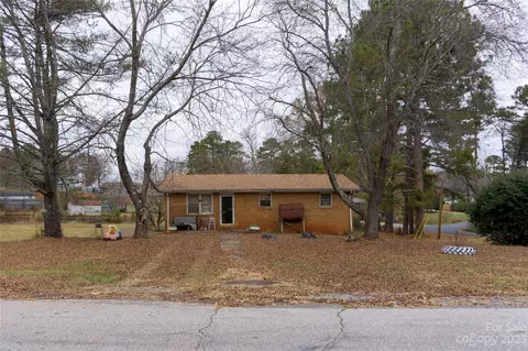 163 Dogwood Ln, Forest City, NC 28043
