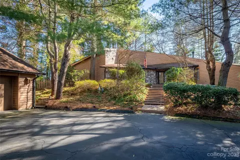 215 Mimosa Hills Dr, Morganton, NC 28655