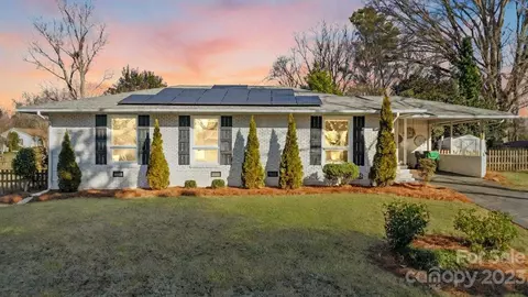 701 Fairbanks Rd, Charlotte, NC 28210