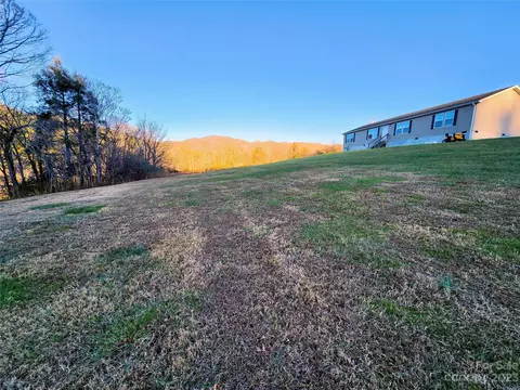 1274 Paint Rock Rd, Hot Springs, NC 28743