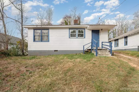 1016 4th St, Statesville, NC 28677