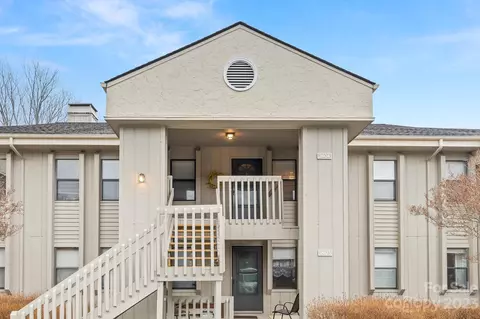 2404 Abbey Cir, Asheville, NC 28805