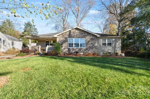 3239 Pinehurst Pl, Charlotte, NC 28209