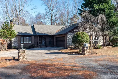 1147 Foxberry Rd, Lincolnton, NC 28092
