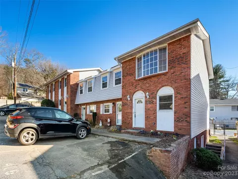 406 Southway Garden Rd, Arden, NC 28704