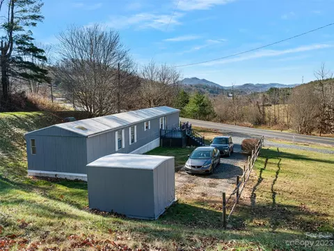 18 Wheeler Hills Rd, Burnsville, NC 28714
