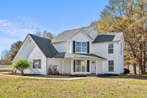 528 Willow Landing Dr, York, SC 29745