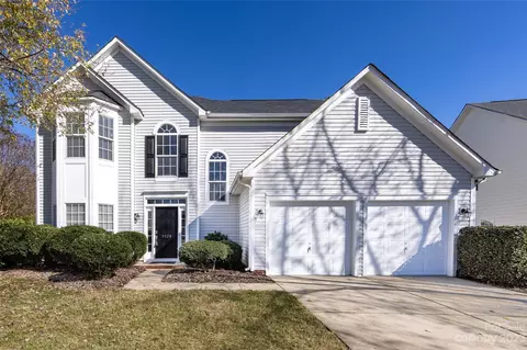 9529 Autumn Applause Dr, Charlotte, NC 28277