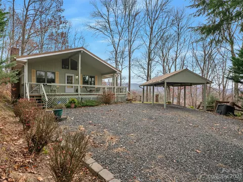 68 Apple Hill Rd, Burnsville, NC 28714