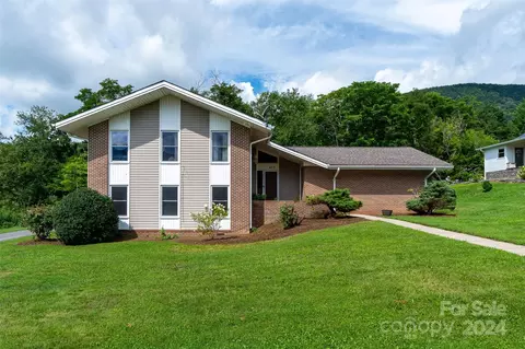 403 College Ave, West Jefferson, NC 28694