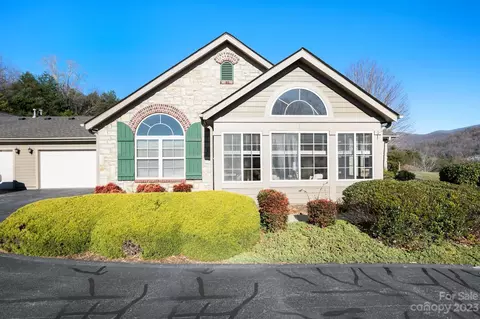 35 Outlook Cir, Swannanoa, NC 28778