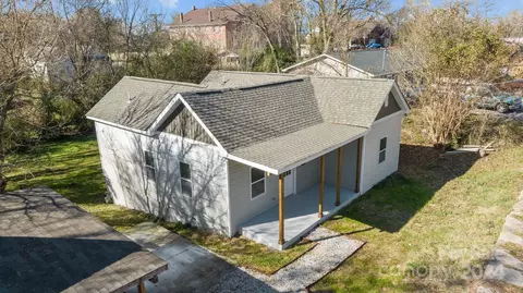 Exterior - 958 13th St, Lancaster, SC 29720 photo 2 of 6