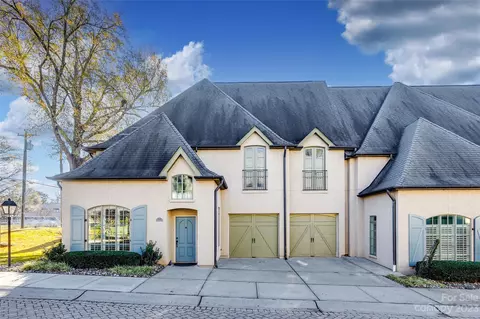 8828 Provence Village Ln, Charlotte, NC 28226
