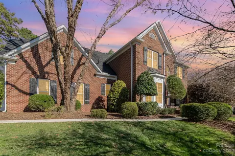2943 Providence Trail Ln, Charlotte, NC 28270