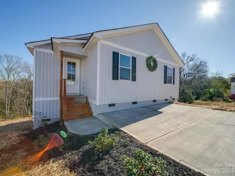 102 Snyder Ne Ct NE, Concord, NC 28025