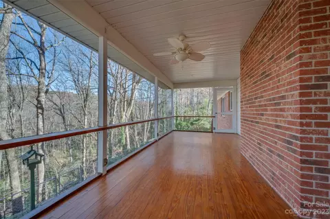 621 E Park Dr, Tryon, NC 28782 photo 9