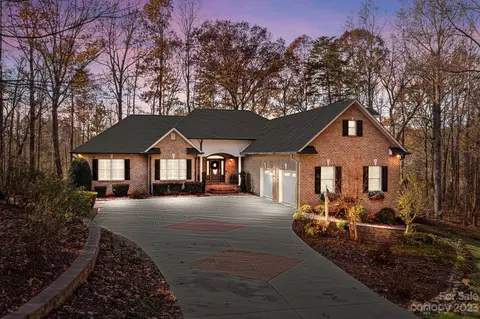 7729 Golf Course Dr, Denver, NC 28037