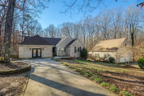 115 S Deerfield Cir, Salisbury, NC 28147