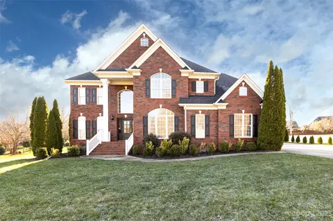 2590 Ashbourne Dr, Gastonia, NC 28056