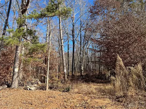 5016 Colebrook Ln, Bessemer City, NC 28016