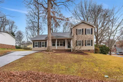 223 Woodridge Dr, Belmont, NC 28012