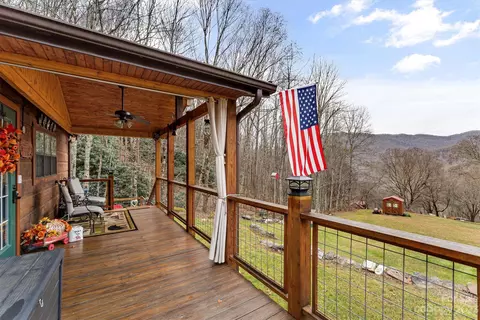 216 Bird Town Ln, Bakersville, NC 28705