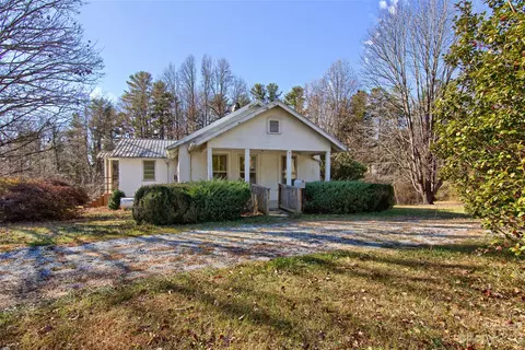 420 Jackson Loop Rd, Flat Rock, NC 28731