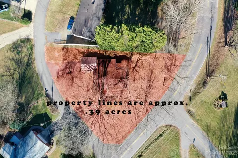 61 Chapel View Dr, Clyde, NC 28721
