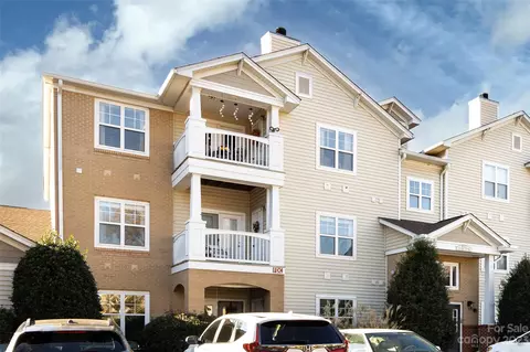 17168 Red Feather Dr, Charlotte, NC 28277