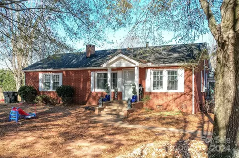 112 Travis Loop, Statesville, NC 28625