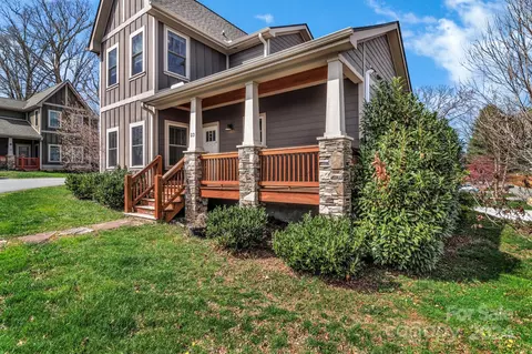 23 Roxboro Dr, Asheville, NC 28803