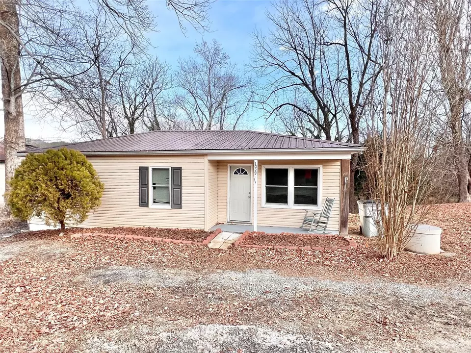 1029 Nuway Cir, Lenoir, NC 28645 17 Photos Movoto