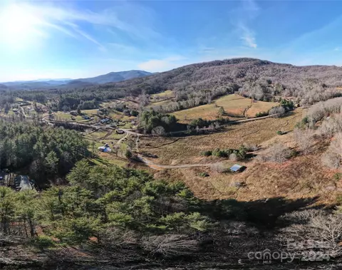 676 Little Buck Hill Rd, Newland, NC 28657