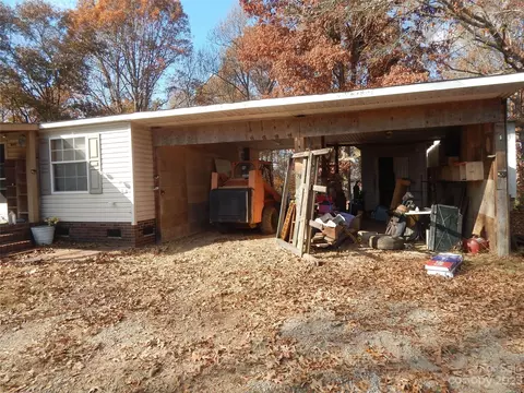 1643 Hill River Rd, Hiddenite, NC 28636 photo 4