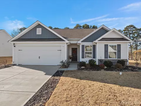 207 Belcaro Dr, Kings Mountain, NC 28086