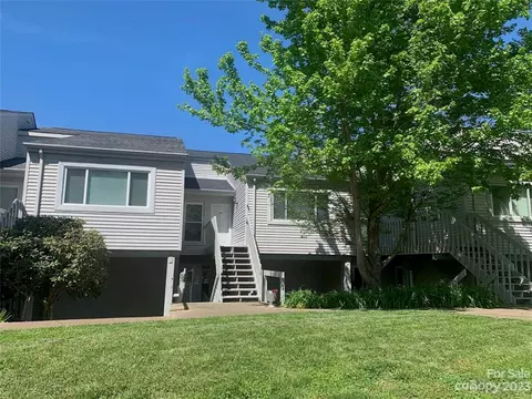 1050 NW 21st 63 Ave #63, Hickory, NC 28601