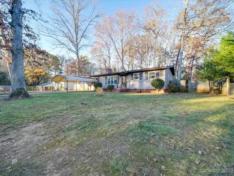 202 Woodlawn Ave, York, SC 29745