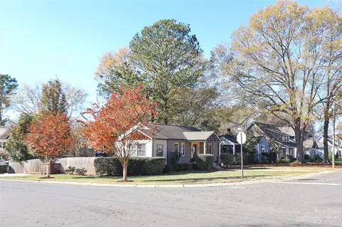 648 Melbourne Ct, Charlotte, NC 28209