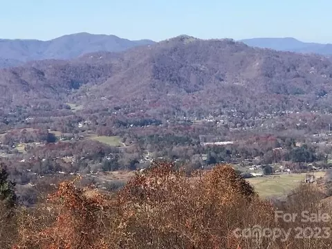 1714 Harriets Trl, Waynesville, NC 28786