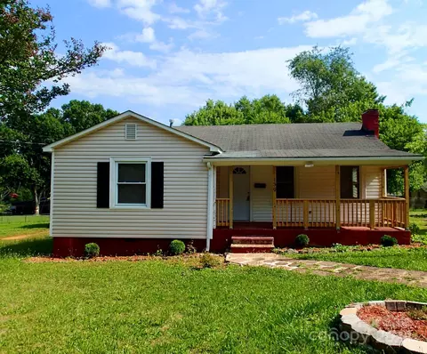 138 Crescent Dr, Forest City, NC 28043